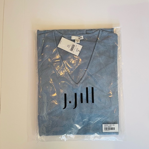 J. Jill sweater XS V-Neck in Breeze Blue with Long Sleeves Lightweight NWT - Picture 2 of 7